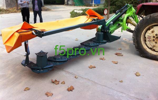 Máy thu hoạch cỏ DM170 bốn đĩa